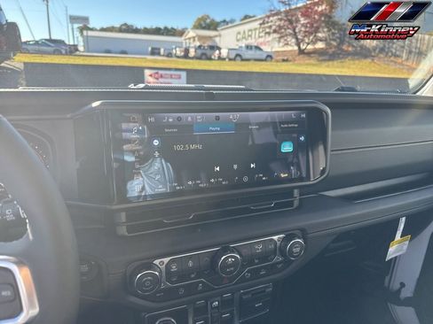 New 2026 Jeep Wrangler Unlimited Sahara AWD/4WD image 31