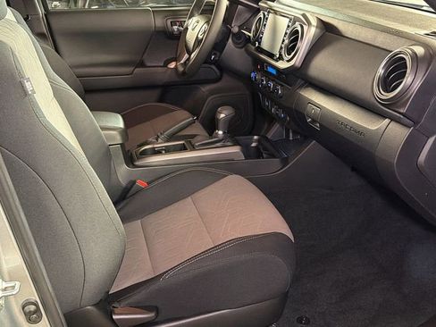 Used 2023 Toyota Tacoma TRD Off-Road image 10