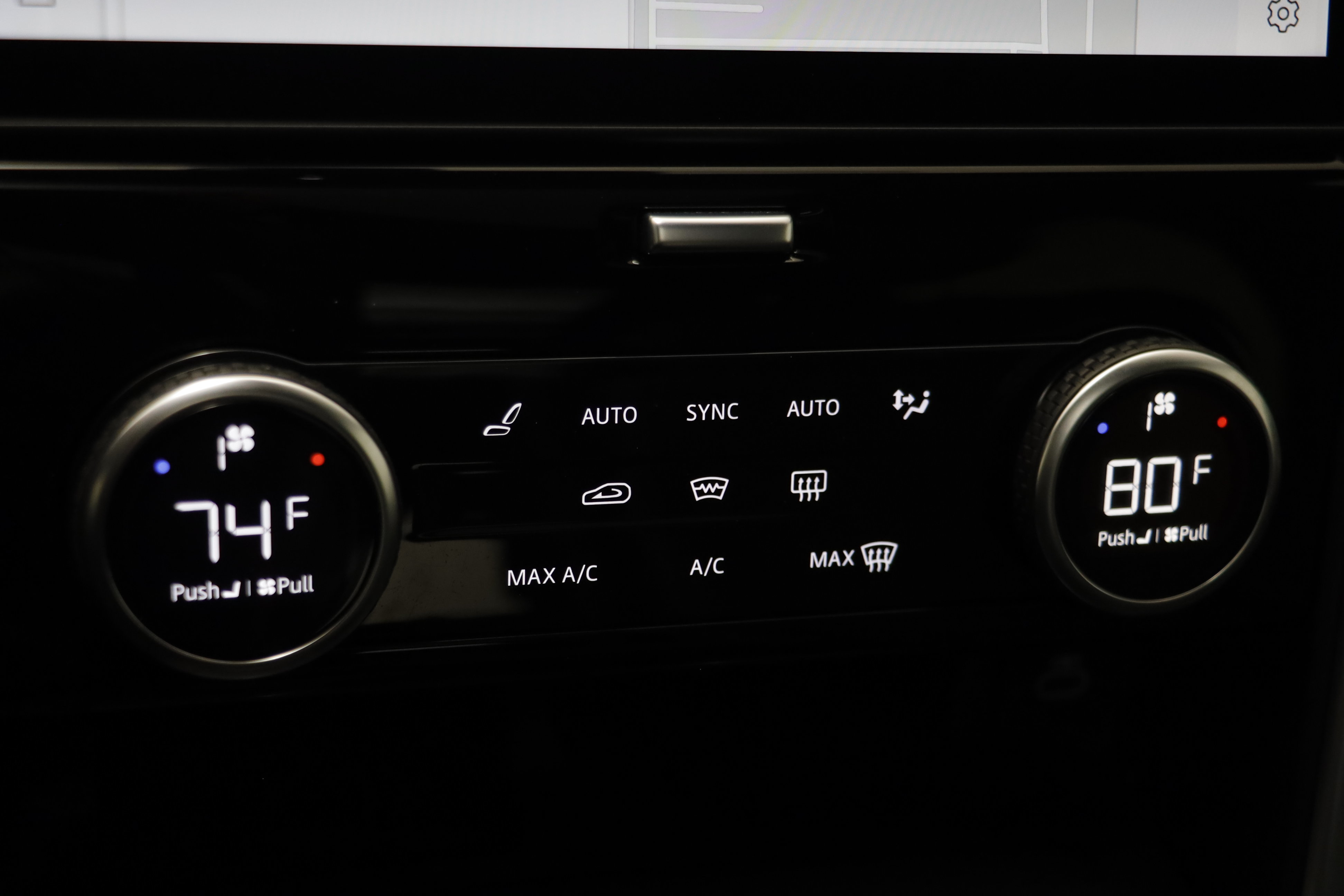 Used 2025 Land Rover Discovery S AWD/4WD image 11
