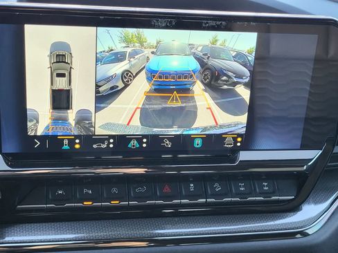 Used 2023 Chevrolet Silverado 1500 ZR2 w/ Technology Package image 20