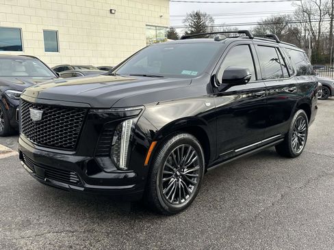 Used 2025 Cadillac Escalade Sport Platinum w/ LPO, ONYX Package image 7