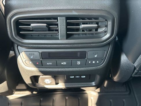 Used 2024 Honda Pilot Elite image 29