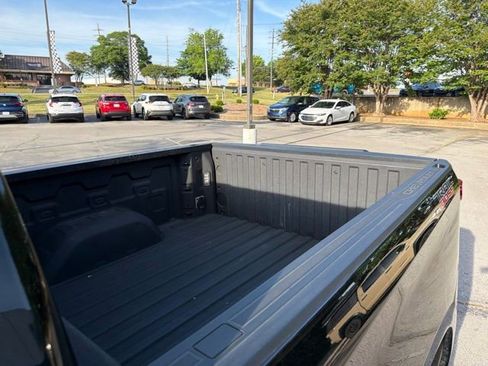 Used 2025 Chevrolet Silverado 1500 LT Trail Boss w/ Convenience Package II AWD/4WD image 12