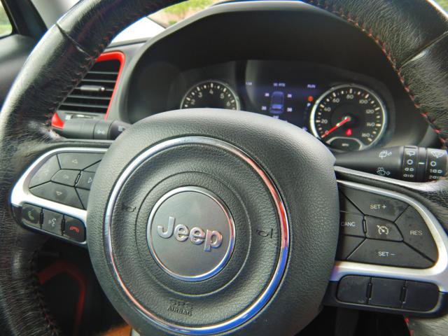 Used 2016 Jeep Renegade Trailhawk w/ Premium Trailhawk Package AWD/4WD image 20