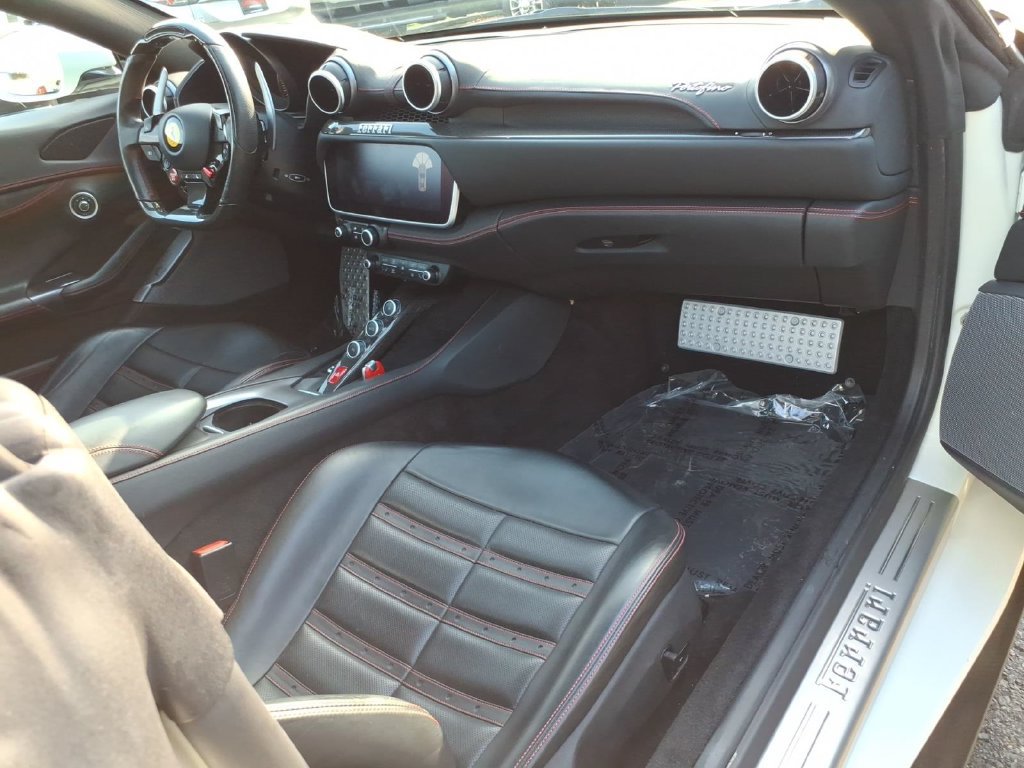 Used 2019 Ferrari Portofino RWD image 9
