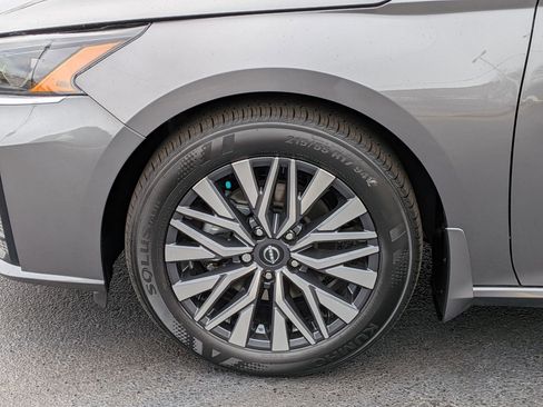 New 2025 Nissan Altima 2.5 SV image 10