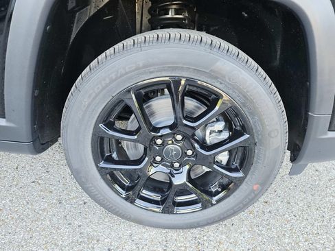New 2026 Jeep Compass Latitude AWD/4WD image 9