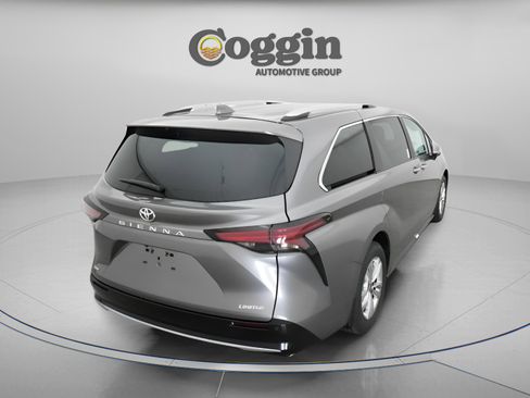 New 2026 Toyota Sienna Limited FWD image 15