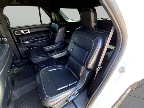 Used 2020 Ford Explorer XLT w/ Equipment Group 202A AWD/4WD image 20
