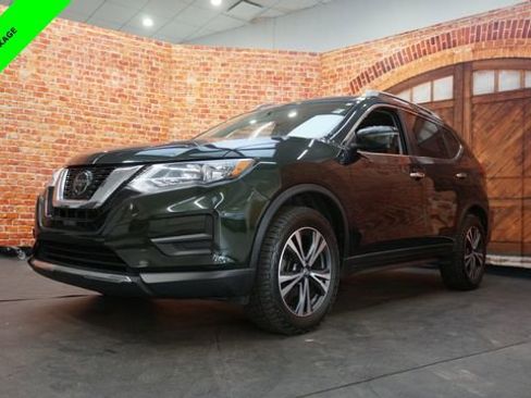 Used 2019 Nissan Rogue SV w/ Sun & Sound Touring Package image 3