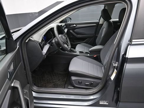 New 2026 Volkswagen Jetta SE image 9