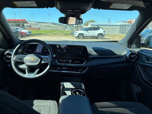 Used 2025 Chevrolet Equinox LT image 28