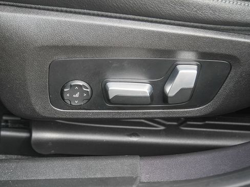 Used 2023 BMW 330i Sedan w/ Premium Package RWD image 18