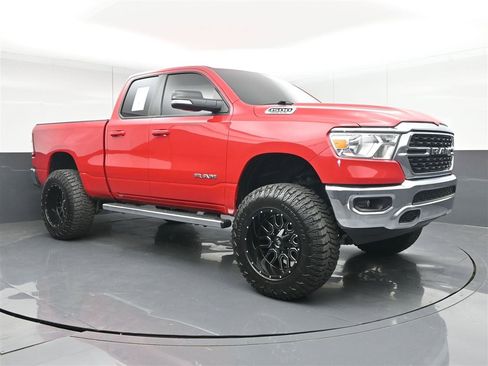 Used 2022 RAM 1500 Big Horn AWD/4WD image 3