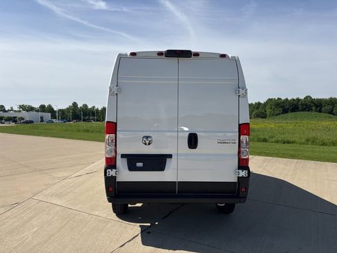 Used 2026 RAM ProMaster 2500 w/ Convenience Group FWD image 5