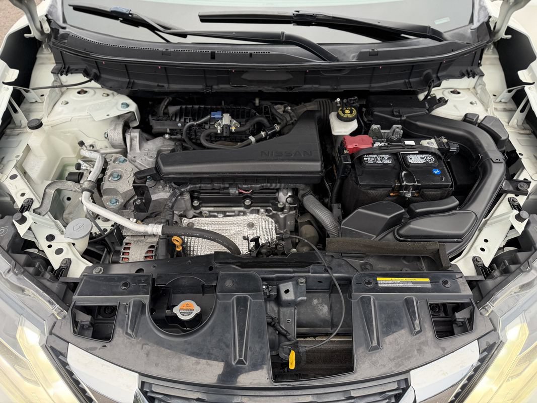 Used 2017 Nissan Rogue SV AWD/4WD image 27