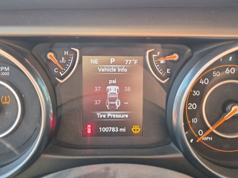 Used 2018 Jeep Wrangler Unlimited Sport image 14