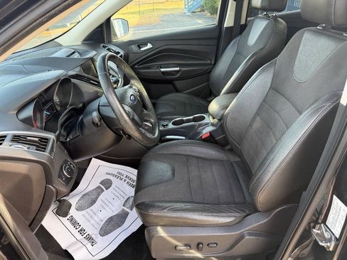Used 2013 Ford Escape Titanium w/ Parking Technology Pkg FWD image 11