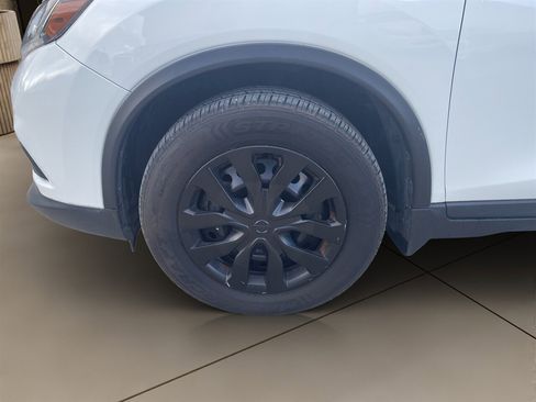 Used 2016 Nissan Rogue S w/ Appearance Package image 22