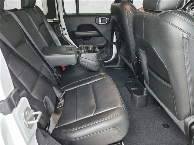 Used 2022 Jeep Wrangler Unlimited Sahara AWD/4WD image 18