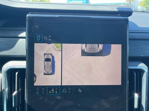 Used 2025 GMC Acadia Elevation image 25