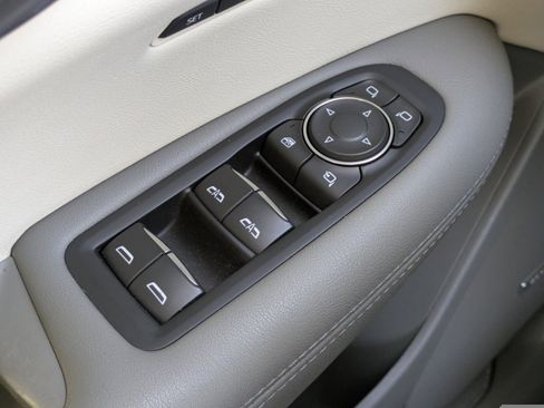 Certified 2023 Cadillac XT5 Premium Luxury w/ LPO, Premium Carpet Package image 20