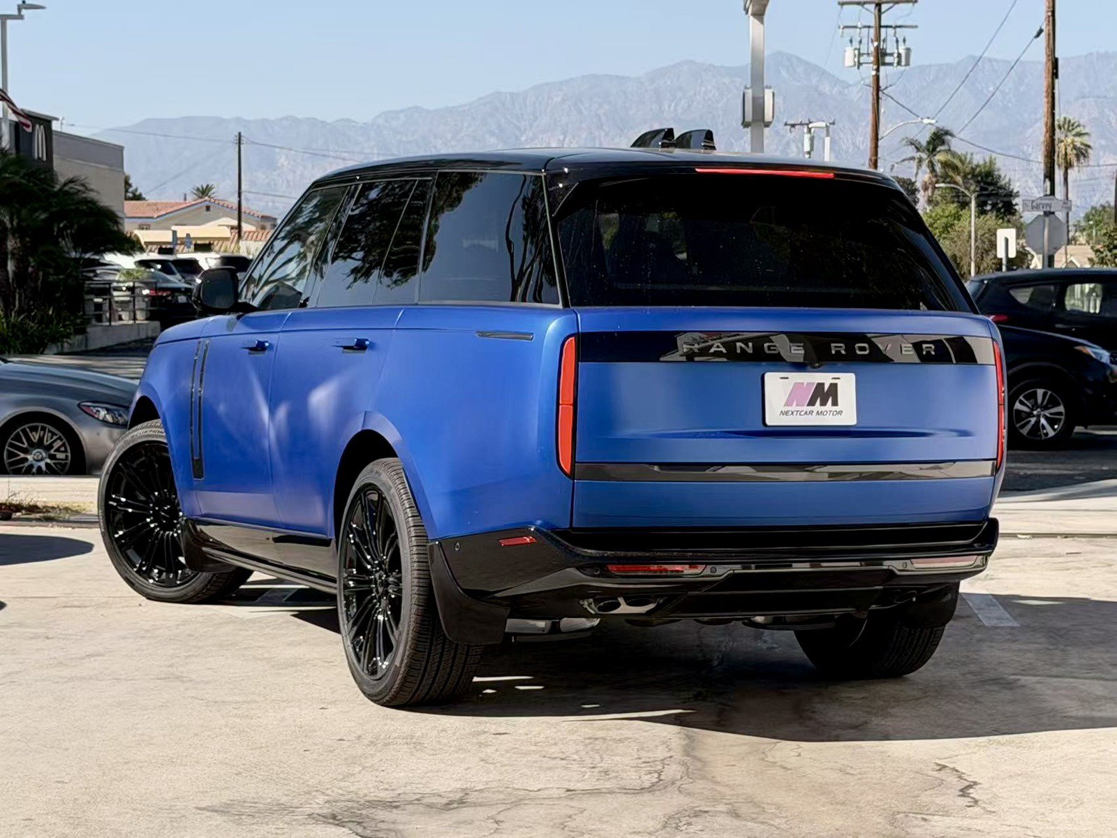 Used 2026 Land Rover Range Rover SE AWD/4WD image 6