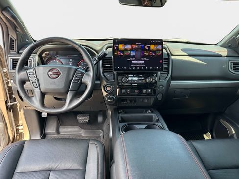 Used 2024 Nissan Titan PRO-4X w/ Pro-4x Convenience Package AWD/4WD image 18