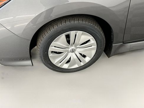 Used 2025 Nissan Leaf S FWD image 11