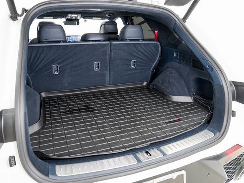 Used 2022 Genesis GV70 3.5T Sport w/ Sport Prestige Package image 25