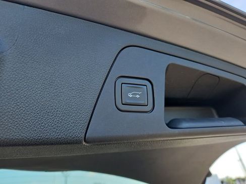 Used 2020 Buick Envision Essence w/ Experience Buick Package image 9