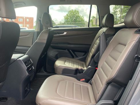 Certified 2025 Volkswagen Atlas SEL AWD/4WD image 8