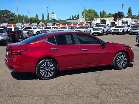Used 2024 Nissan Altima 2.5 SV image 29