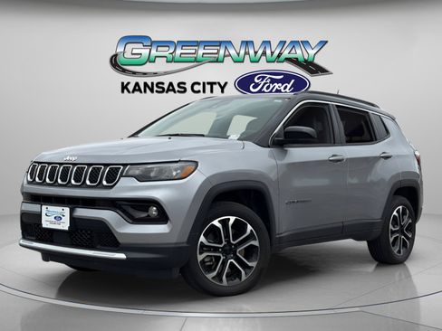 Used 2024 Jeep Compass Limited AWD/4WD image 4