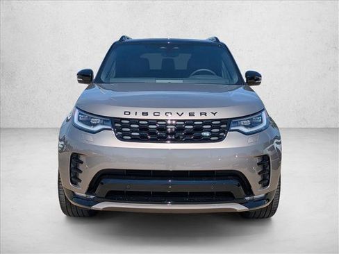 New 2025 Land Rover Discovery Dynamic SE image 6