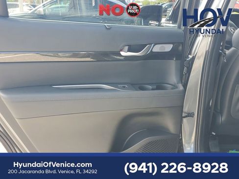 Used 2022 Hyundai Palisade Limited w/ Cargo Package AWD/4WD image 17