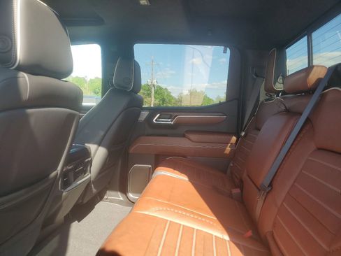 Used 2025 GMC Sierra 1500 Denali Ultimate AWD/4WD image 12