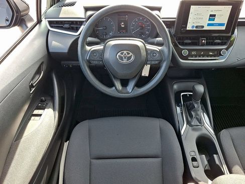 Used 2025 Toyota Corolla LE FWD image 13