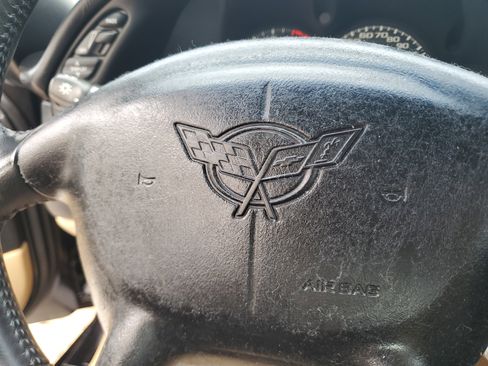 Used 2004 Chevrolet Corvette Coupe image 25