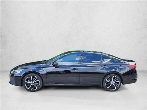 Used 2024 Nissan Altima 2.5 SR FWD image 8