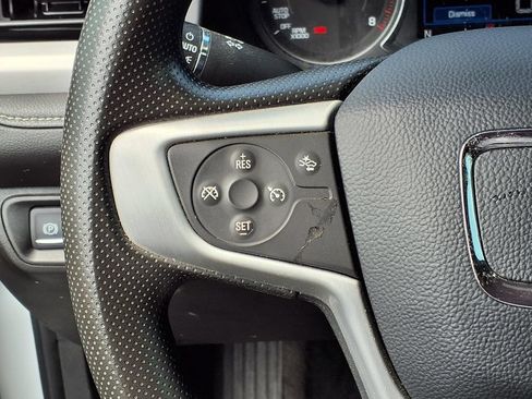 Used 2023 GMC Acadia SLE FWD image 15