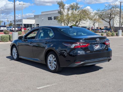 Used 2024 Toyota Camry LE image 3