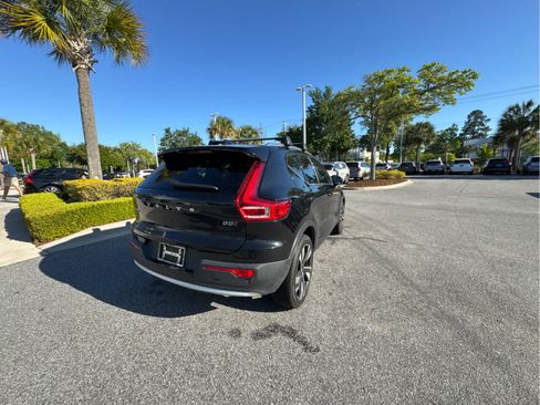 Used 2023 Volvo XC40 B5 Plus w/ Protection Package Premier image 16