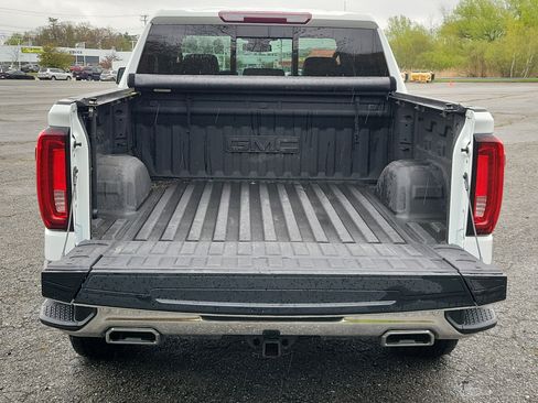 Used 2023 GMC Sierra 1500 SLT w/ SLT Premium Plus Package AWD/4WD image 17