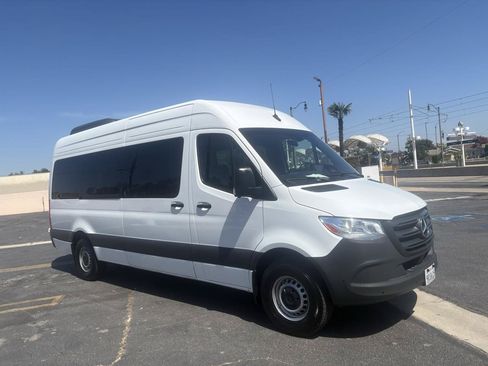 Used 2025 Mercedes-Benz Sprinter 2500 image 49
