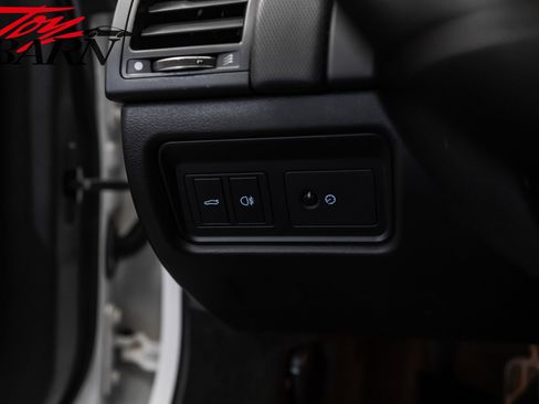 Used 2016 Jaguar F-TYPE S image 40