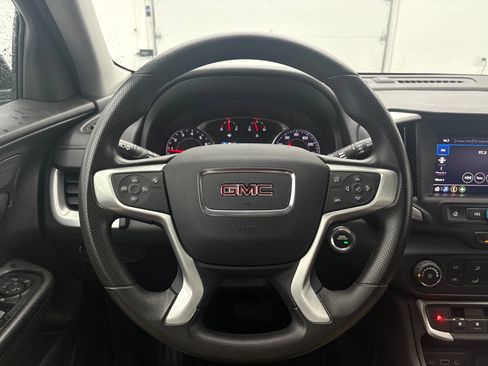 Used 2024 GMC Terrain SLE AWD/4WD image 17