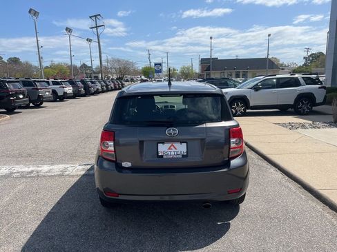 Used 2014 Scion xD image 5