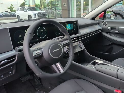 Used 2025 Hyundai Sonata SEL FWD image 10