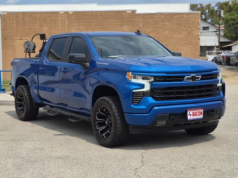 Used 2022 Chevrolet Silverado 1500 RST AWD/4WD image 3
